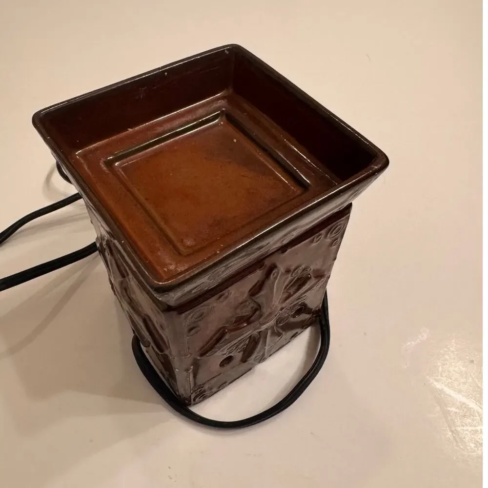 Scentsy DSW-FAIT Wax Warmer Brown Working Condition 6